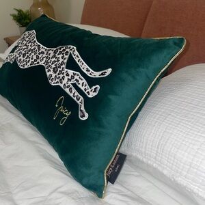 Juicy Couture Green Velvet Snow Leopard Pillow 🐆💚